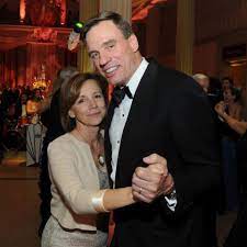Senator Mark Warner - Happy Valentine's Day to my beautiful wife, Lisa. I'm  looking forward to many more years laughing and dancing with you. | Facebook